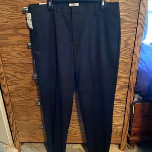 NWT Dockers Black Classic Fit Khakis 38/32